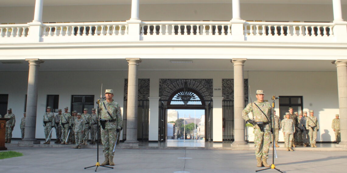 RECONOCIMIENTO DEL SR CRL INF JOSÉ ANGULO ARGUEDAS COMO SUB DIRECTOR DE LA ESCUELA SUPERIOR DE GUERRA DEL EJÉRCITO- ESCUELA DE POST GRADO