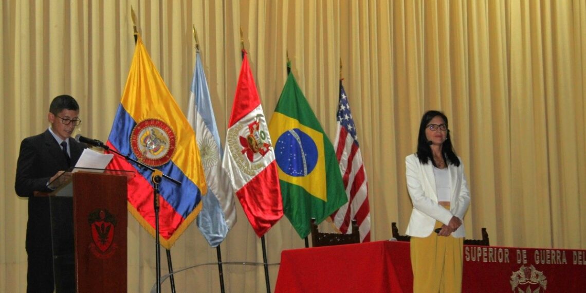 CONFERENCIA SOBRE EL “AUTOCONOCIMIENTO Y PENSAMIENTO CREATIVO” EN LA ESCUELA SUPERIOR DE GUERRA DEL EJÉRCITO- EPG