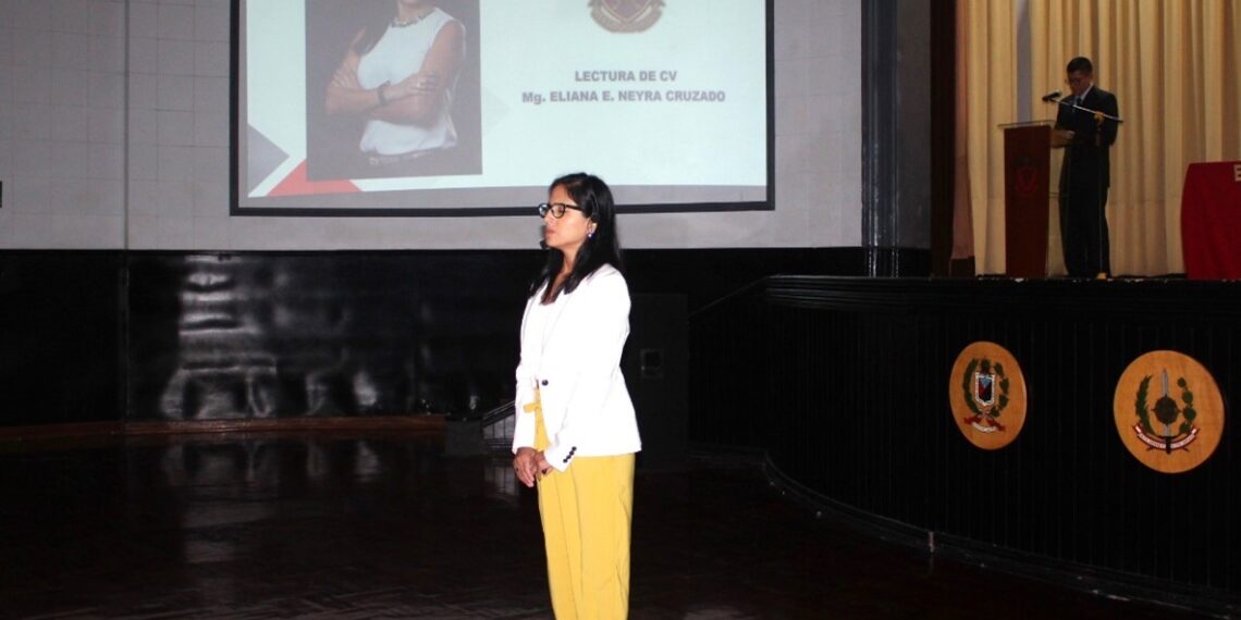 CONFERENCIA SOBRE EL “AUTOCONOCIMIENTO Y PENSAMIENTO CREATIVO” EN LA ESCUELA SUPERIOR DE GUERRA DEL EJÉRCITO- EPG