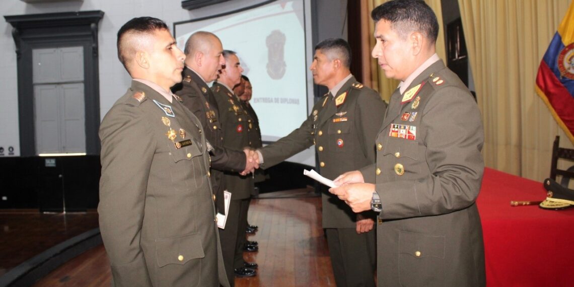 CLAUSURA DEL CURSO DOCENTE EN LA ESCUELA SUPERIOR DE GUERRA DEL EJÉRCITO – ESCUELA DE POST GRADO.