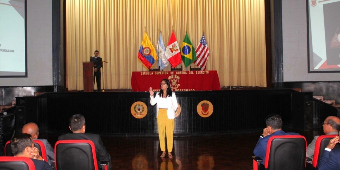 CONFERENCIA SOBRE EL “AUTOCONOCIMIENTO Y PENSAMIENTO CREATIVO” EN LA ESCUELA SUPERIOR DE GUERRA DEL EJÉRCITO- EPG