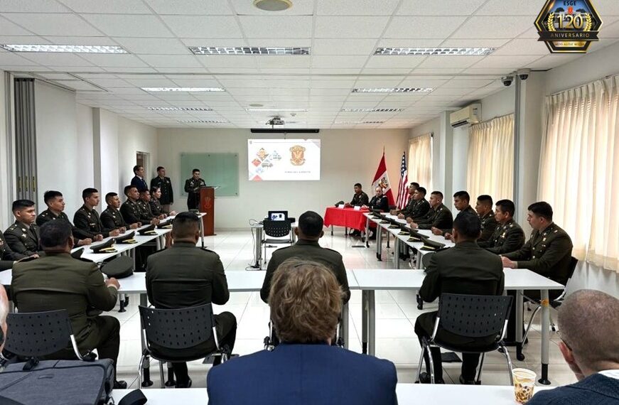 INAUGURACIÓN DEL CURSO DE GUERRA IRREGULAR Y ANÁLISIS DE REDES SOCIALES 2024, LLEVADA A CABO EN LAS INSTALACIONES DE LA ESCUELA SUPERIOR DE GUERRA DEL EJÉRCITO- ESCUELA DE POSTGRADO