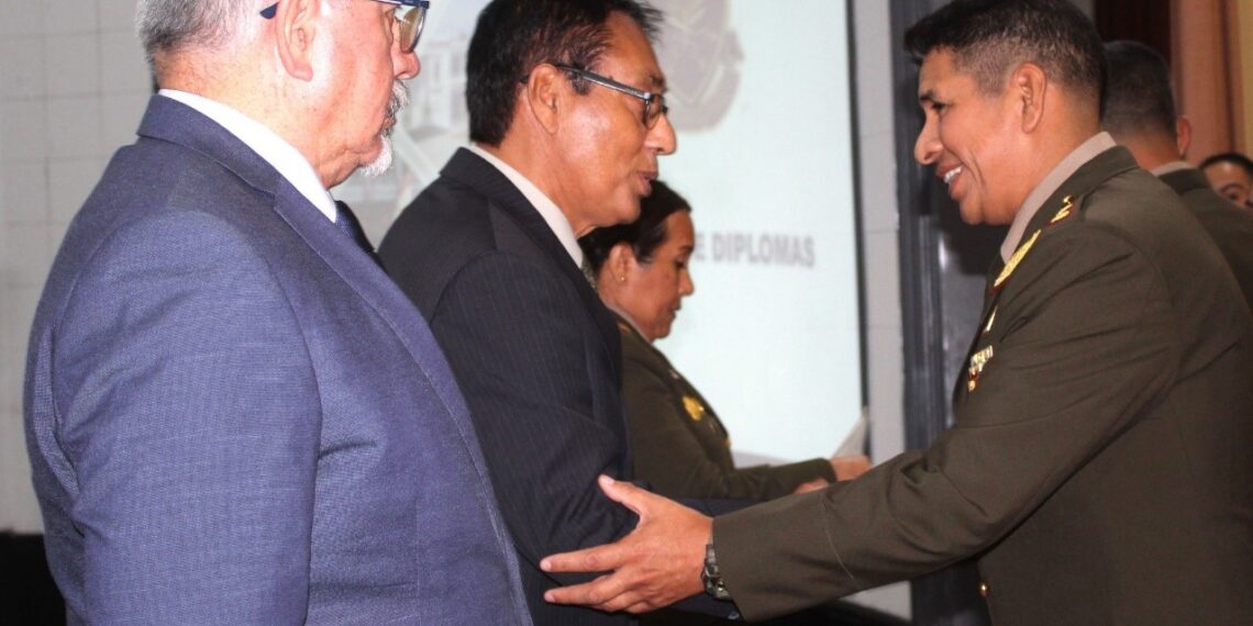 CLAUSURA DEL CURSO DOCENTE EN LA ESCUELA SUPERIOR DE GUERRA DEL EJÉRCITO – ESCUELA DE POST GRADO.