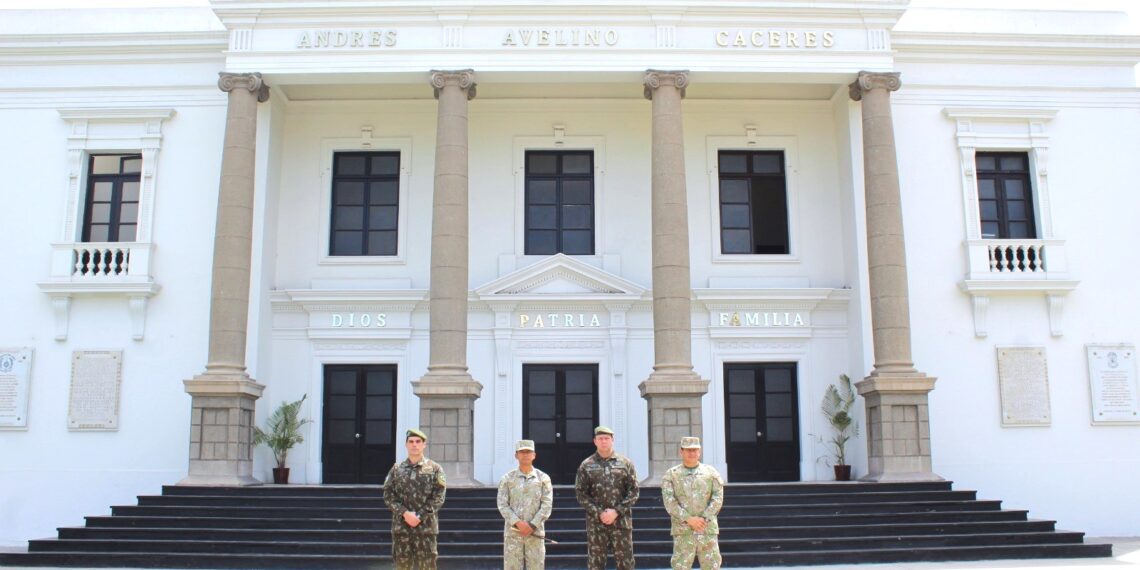 VISITA PROTOCOLAR DEL SR CRL FABIO LINHARES MARQUES DA CRUZ, AGREGADO DE LA REPÚBLICA FEDERATIVA DE BRASIL A LA ESCUELA SUPERIOR DE GUERRA DEL EJÉRCITO- EPG