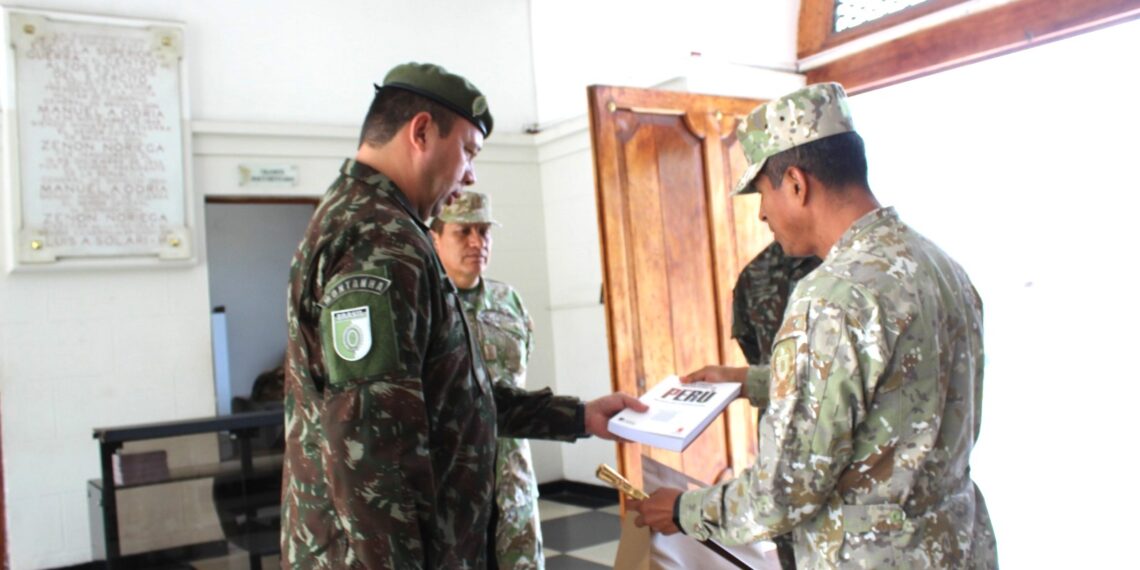 VISITA PROTOCOLAR DEL SR CRL FABIO LINHARES MARQUES DA CRUZ, AGREGADO DE LA REPÚBLICA FEDERATIVA DE BRASIL A LA ESCUELA SUPERIOR DE GUERRA DEL EJÉRCITO- EPG