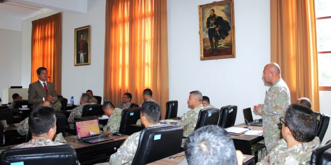 CONFERENCIA MAGISTRAL “PENSAMIENTO CRÍTICO” DIRIGIDO A LOS OFICIALES ALUMNOS DEL XV PROGRAMA DE ALTO MANDO