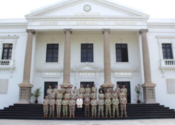 CONFERENCIA MAGISTRAL “PENSAMIENTO CRÍTICO” DIRIGIDO A LOS OFICIALES ALUMNOS DEL XV PROGRAMA DE ALTO MANDO
