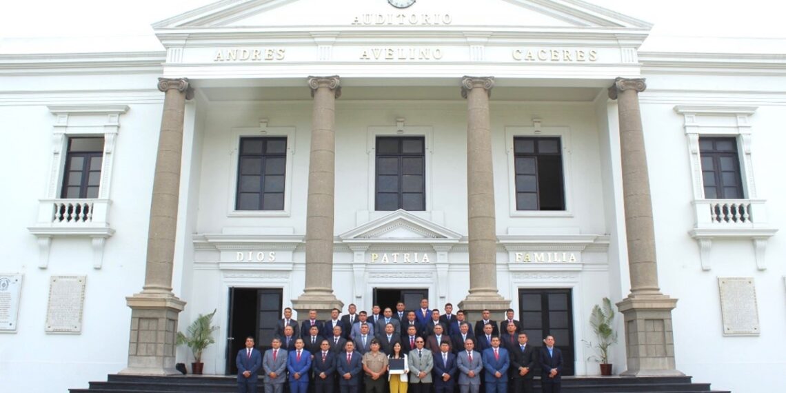 CONFERENCIA SOBRE EL “AUTOCONOCIMIENTO Y PENSAMIENTO CREATIVO” EN LA ESCUELA SUPERIOR DE GUERRA DEL EJÉRCITO- EPG