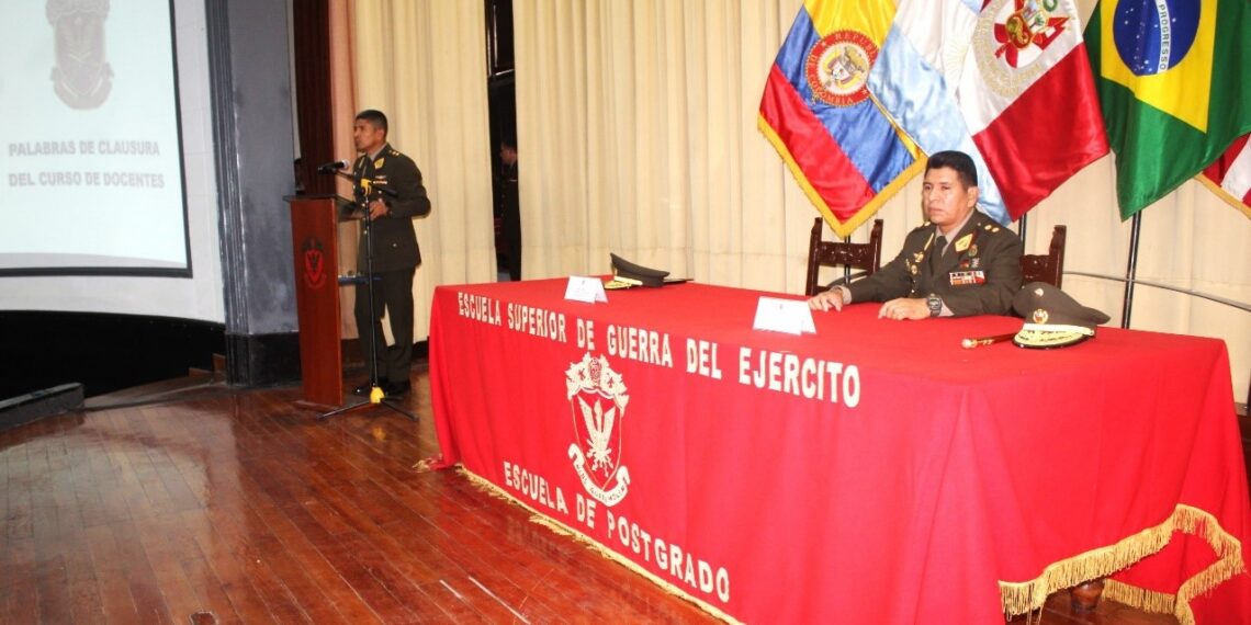 CLAUSURA DEL CURSO DOCENTE EN LA ESCUELA SUPERIOR DE GUERRA DEL EJÉRCITO – ESCUELA DE POST GRADO.