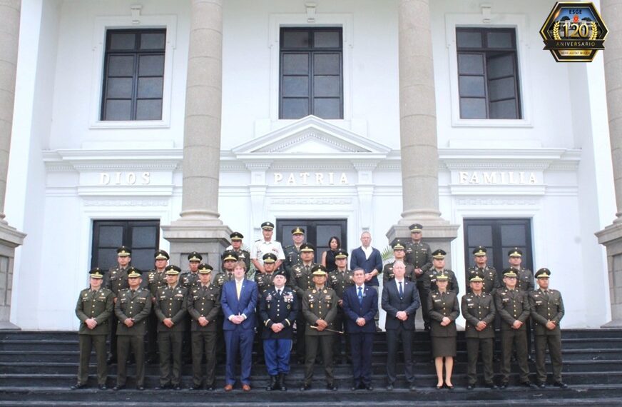 INAUGURACIÓN DEL CURSO DE GUERRA IRREGULAR Y ANÁLISIS DE REDES SOCIALES 2024, LLEVADA A CABO EN LAS INSTALACIONES DE LA ESCUELA SUPERIOR DE GUERRA DEL EJÉRCITO- ESCUELA DE POSTGRADO