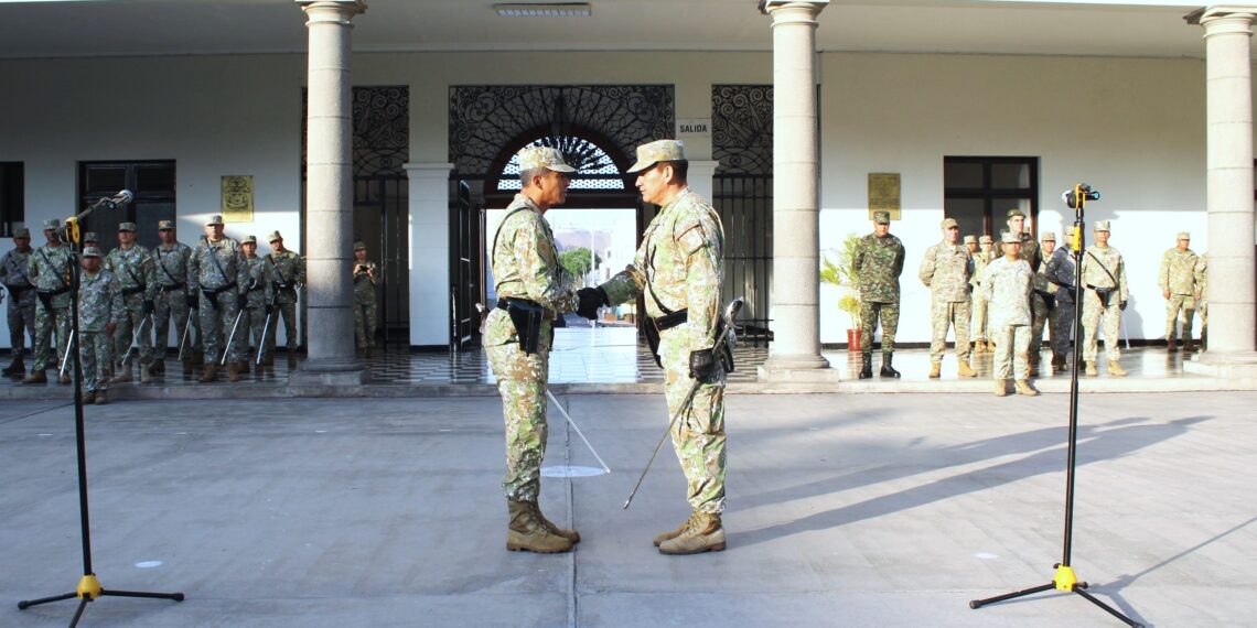 RECONOCIMIENTO DEL SR CRL INF JOSÉ ANGULO ARGUEDAS COMO SUB DIRECTOR DE LA ESCUELA SUPERIOR DE GUERRA DEL EJÉRCITO- ESCUELA DE POST GRADO