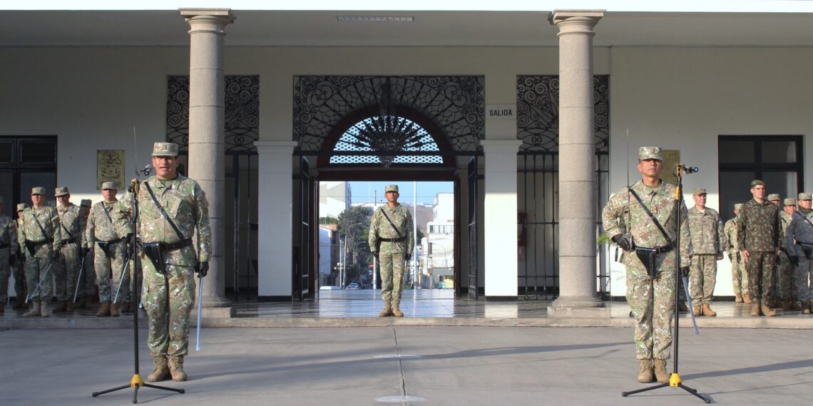 RECONOCIMIENTO DEL SR CRL INF JOSÉ ANGULO ARGUEDAS COMO SUB DIRECTOR DE LA ESCUELA SUPERIOR DE GUERRA DEL EJÉRCITO- ESCUELA DE POST GRADO