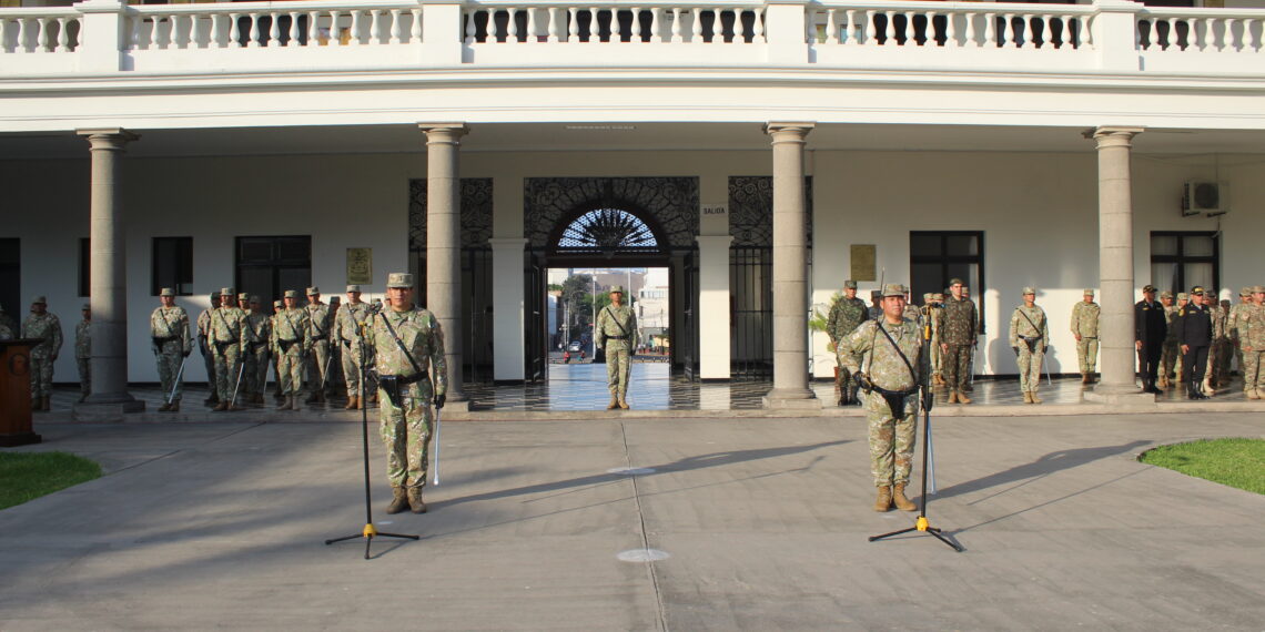 RECONOCIMIENTO DEL SR CRL INF JOSÉ ANGULO ARGUEDAS COMO SUB DIRECTOR DE LA ESCUELA SUPERIOR DE GUERRA DEL EJÉRCITO- ESCUELA DE POST GRADO