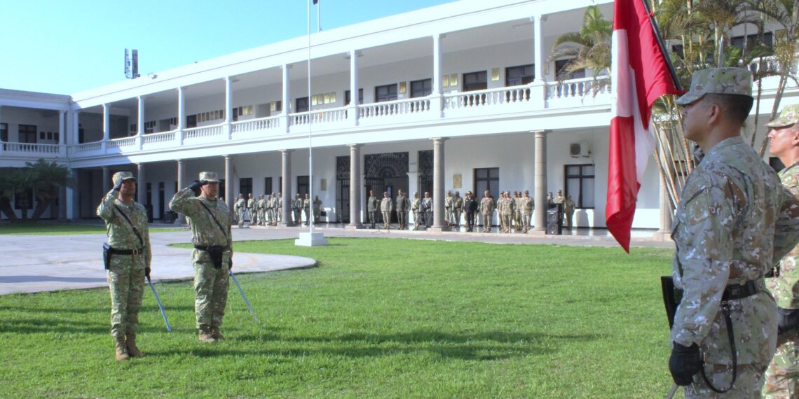 RECONOCIMIENTO DEL SR CRL INF JOSÉ ANGULO ARGUEDAS COMO SUB DIRECTOR DE LA ESCUELA SUPERIOR DE GUERRA DEL EJÉRCITO- ESCUELA DE POST GRADO