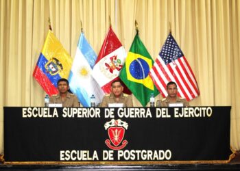 CONFERENCIA MAGISTRAL “LIDERAZGO ESTRATÉGICO” A CARGO DEL SEÑOR GENERAL DE EJÉRCITO CESAR AUGUSTO BRICEÑO VALDIVIA, COMANDANTE GENERAL DEL EJÉRCITO