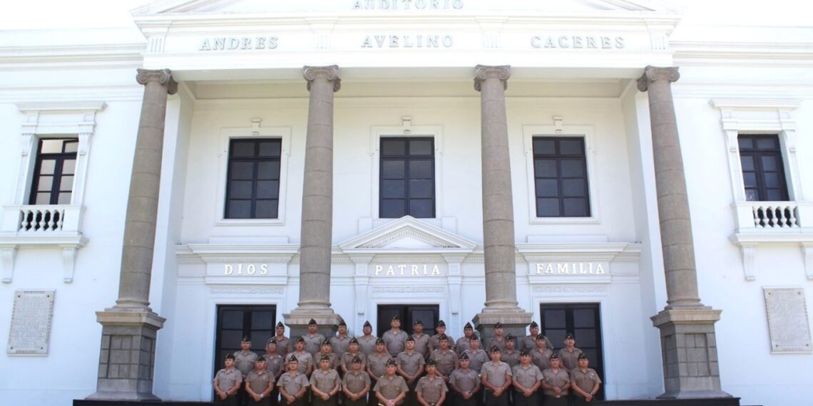CONFERENCIA MAGISTRAL “LIDERAZGO ESTRATÉGICO” A CARGO DEL SEÑOR GENERAL DE EJÉRCITO CESAR AUGUSTO BRICEÑO VALDIVIA, COMANDANTE GENERAL DEL EJÉRCITO