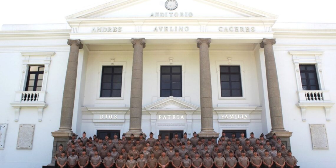 CONFERENCIA MAGISTRAL “LIDERAZGO ESTRATÉGICO” A CARGO DEL SEÑOR GENERAL DE EJÉRCITO CESAR AUGUSTO BRICEÑO VALDIVIA, COMANDANTE GENERAL DEL EJÉRCITO