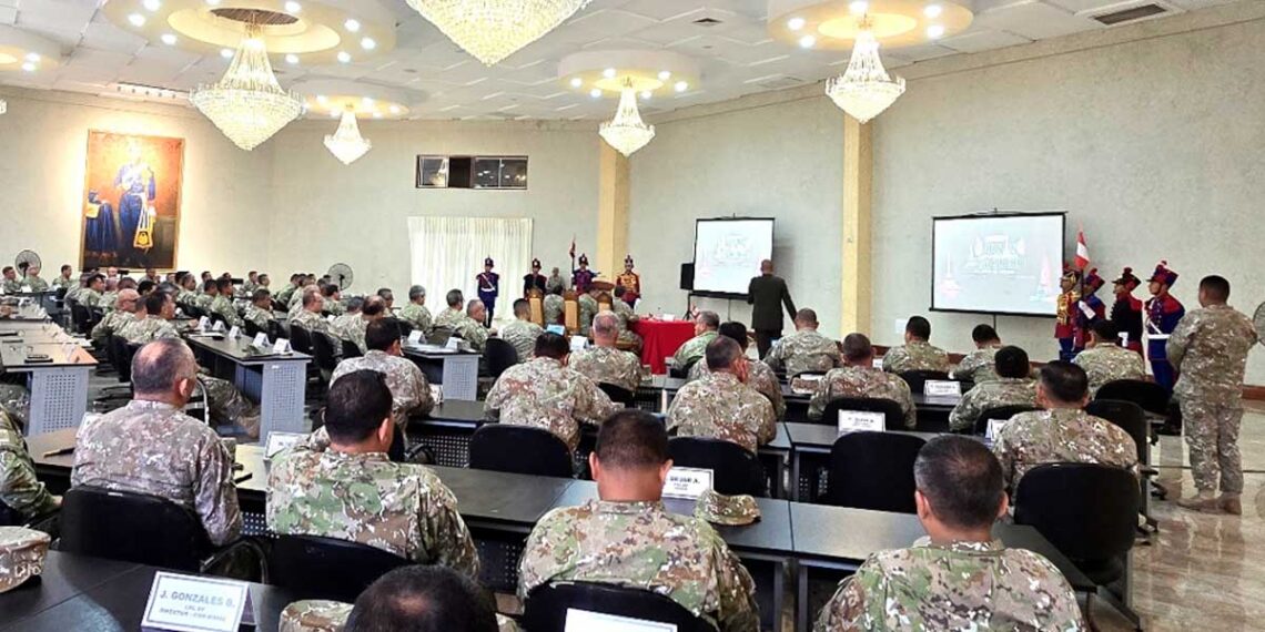 La Escuela Superior de Guerra del Ejército – EPG recibe la visita como docente del director de la Escuela de Infantería