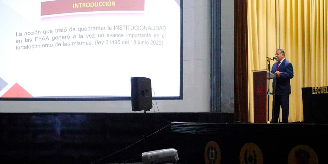 Conferencia magistral “Liderazgo y su relación con la institucionalidad”