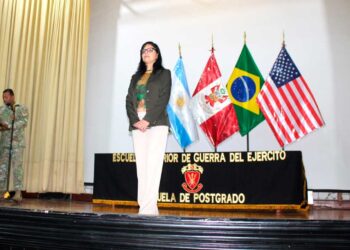 Conferencia magistral “Pensamiento Crítico” y “Pensamiento Creativo” Escuela Superior de Guerra del Ejército – EPG