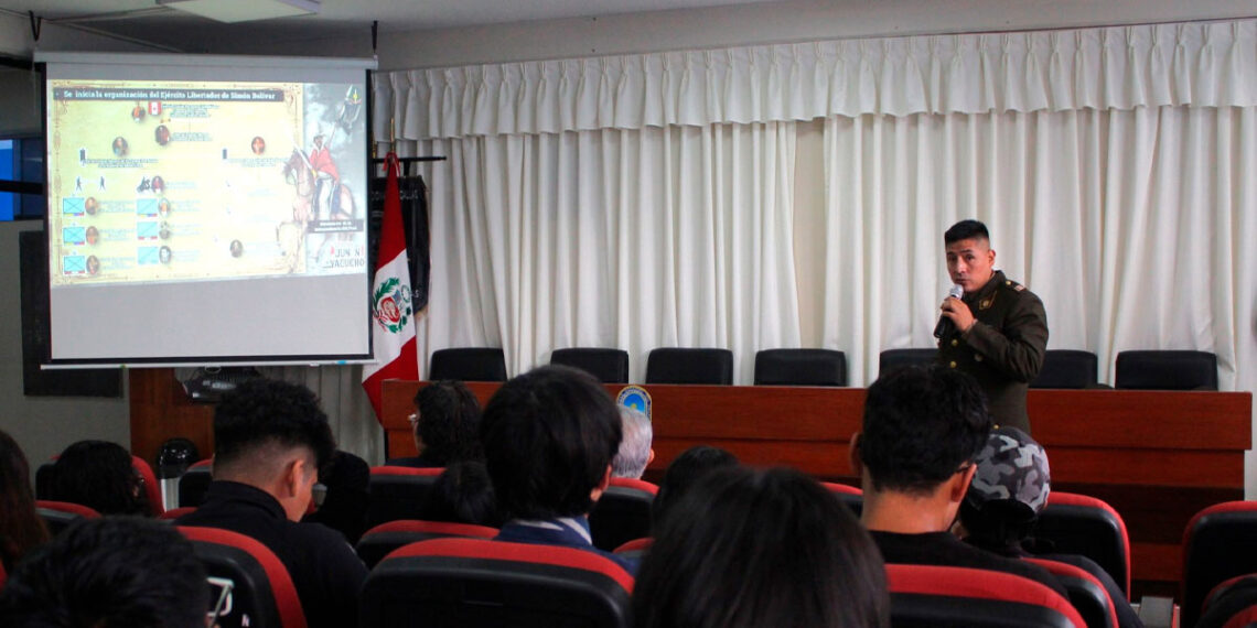 Conferencias por el Bicentenario de las Batallas de Junín y Ayacucho