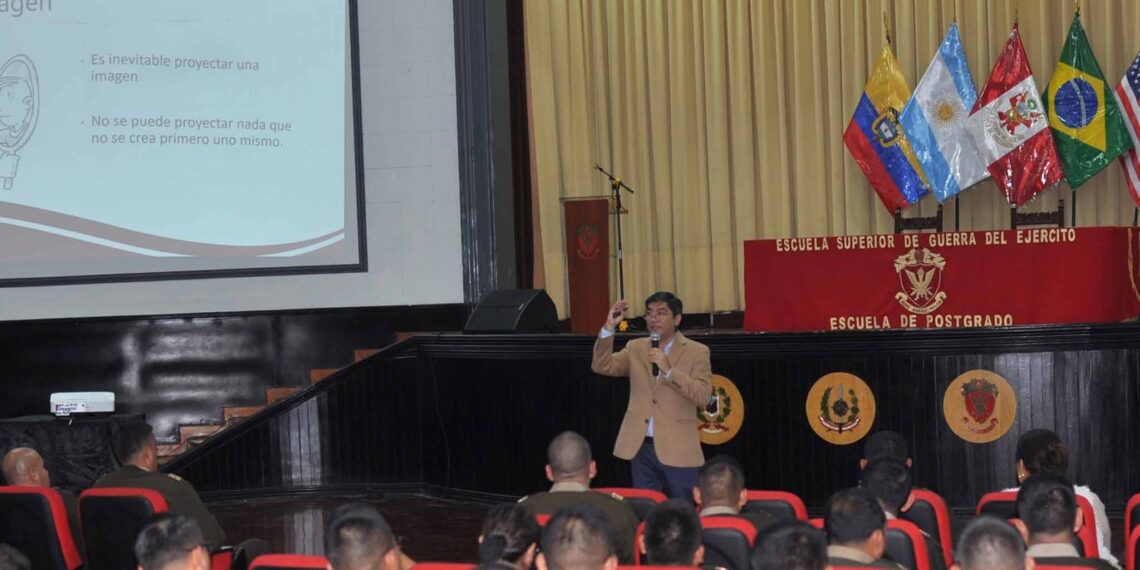 “Asesoría de imagen y protocolo social” en la Escuela Superior de Guerra del Ejército – EPG