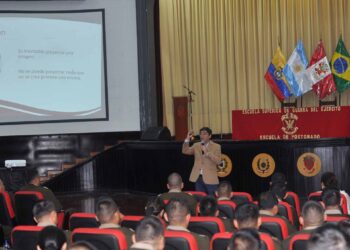 “Asesoría de imagen y protocolo social” en la Escuela Superior de Guerra del Ejército – EPG