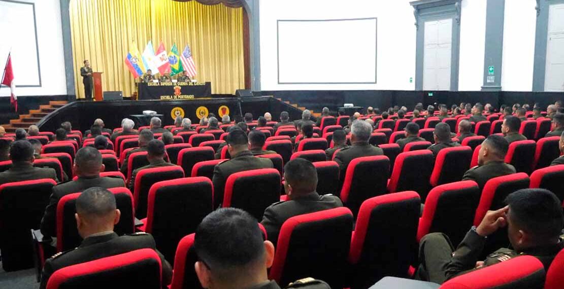 Inauguración del “I Curso de Planeamiento Militar y Toma de Decisiones” para Oficiales de Reserva