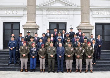 Cualidades cruciales para el éxito de las operaciones: Liderazgo efectivo y ética profesional