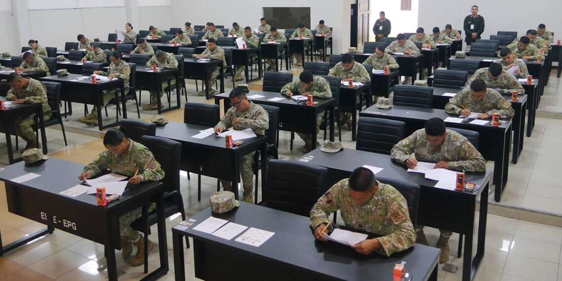 Posulantes a la XIV Maestría en Ciencias Militares rinden examen psicotécnico