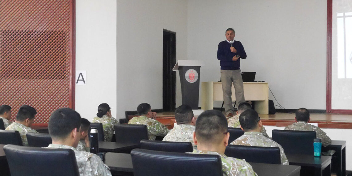 Conferencia: Sensibilización para el desarrollo de competencias para líderes del Ejército