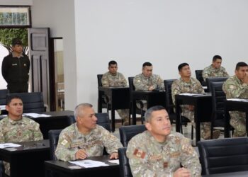 Inicio del exámen de inglés y conocimietos para los postulantes al Diplomado de Liderazgo y Planeamiento Estratégico en la ESGE-EP