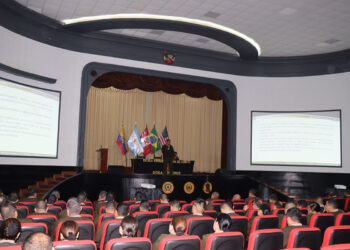 Escuela Superior de Guerra del Ejército – EPG recibe al Coronel EP Emilio Cam Albújar para hablar sobre Derechos de Personal