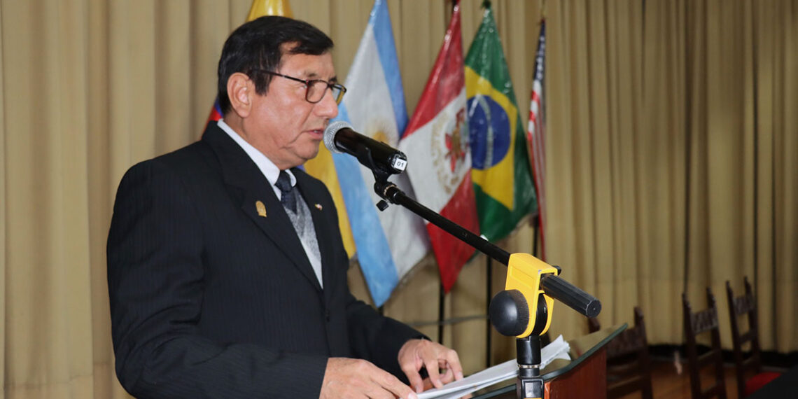 Desarrollo de habilidades en resolución de conflictos: Conferencia del General (R) Walter Chávez Cruz