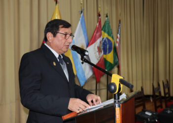 Desarrollo de habilidades en resolución de conflictos: Conferencia del General (R) Walter Chávez Cruz