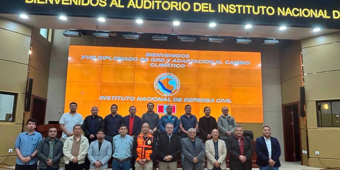 Futuros líderes en Gestión del Riesgos visitan el COEN para fortalecer su formación