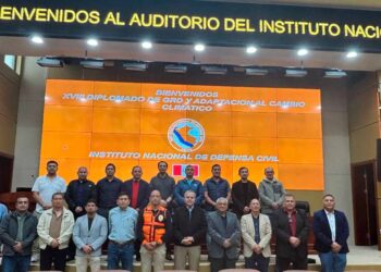 Futuros líderes en Gestión del Riesgos visitan el COEN para fortalecer su formación