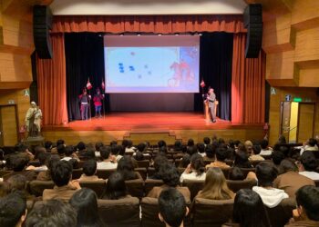 Conferencia sobre el Bicentenario de las Batallas de Junín y Ayacucho: Un análisis histórico en el Colegio Carmelitas