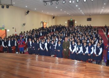 La historia en el aula: conferencia sobre el “Bicentenario de la Batalla de Junín y Ayacucho”