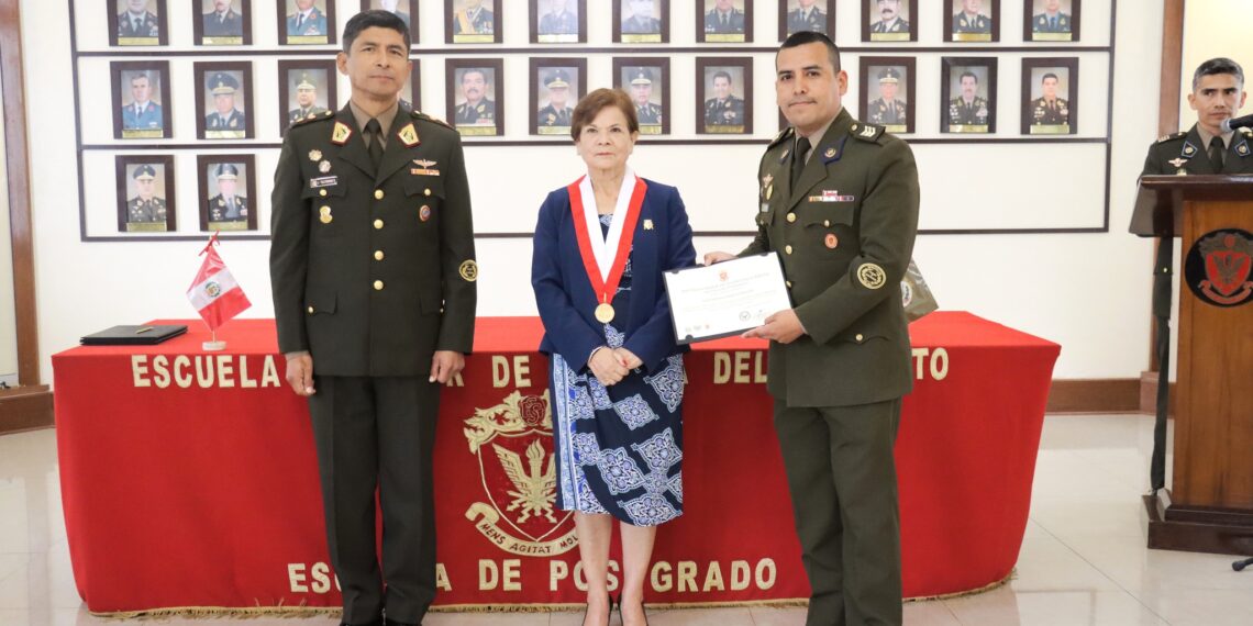 Clausura del “Taller de correctores de textos” en la Escuela Superior de Guerra del Ejército impartida por la UNMSM