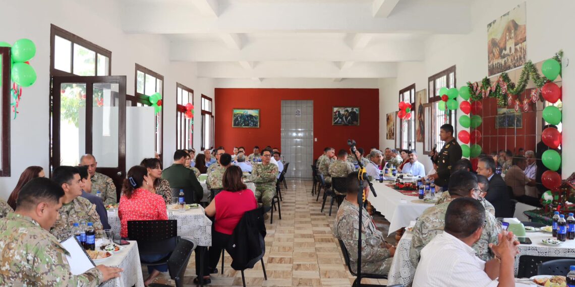Espíritu navideño y camaradería en la Escuela Superior de Guerra del Ejército – Escuela de Posgrado