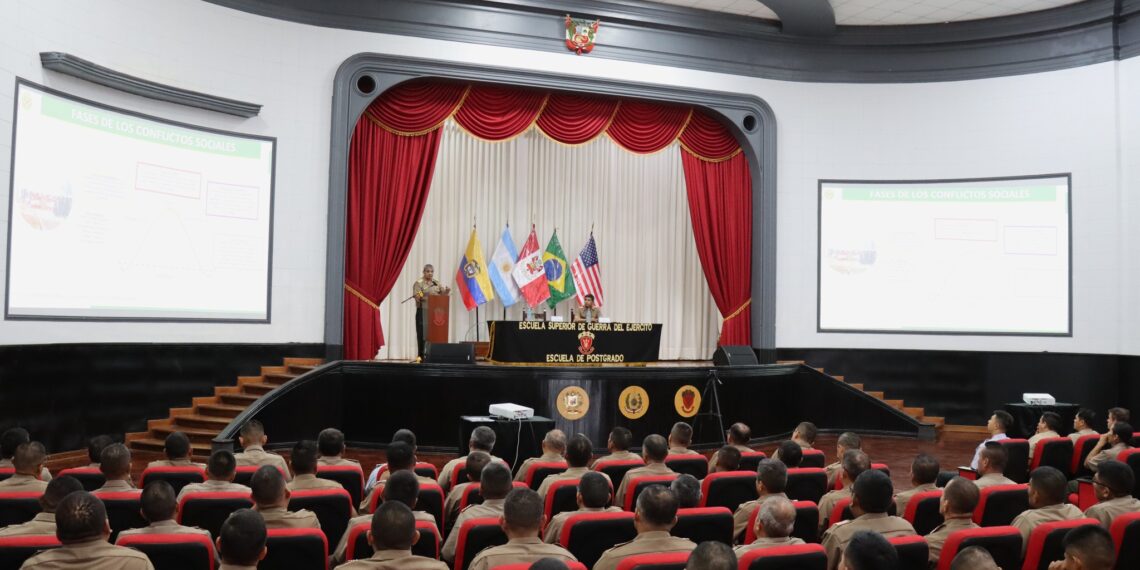 Conferencia Magistral: “Los derechos humanos de las fuerzas del orden en los conflictos sociales”