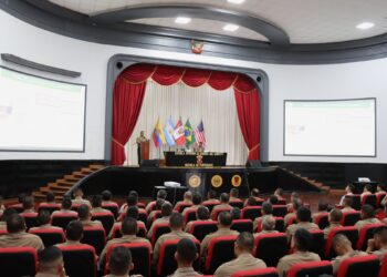 Conferencia Magistral: “Los derechos humanos de las fuerzas del orden en los conflictos sociales”