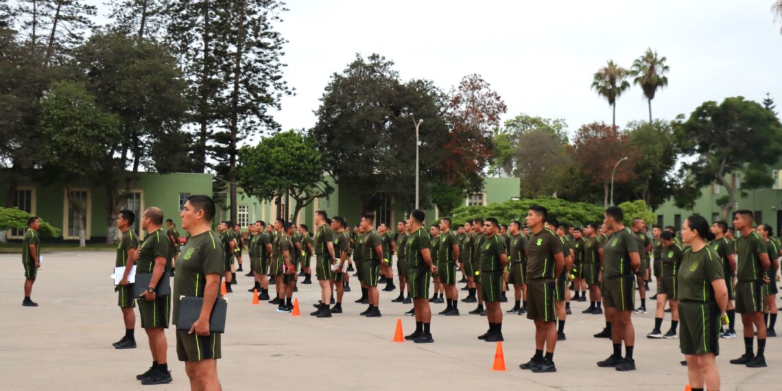 Evaluación del Índice de Masa Corporal (IMC) a los oficiales del Programa Táctico de la Escuela Superior de Guerra del Ejército