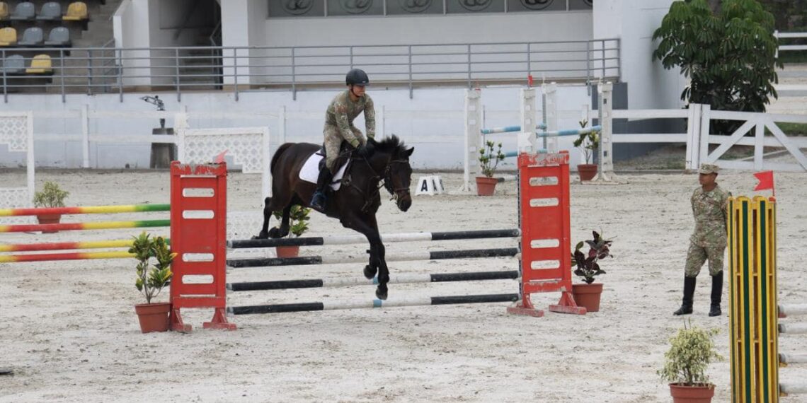 Integración y visita cultural en la Escuela de Equitación del Ejército