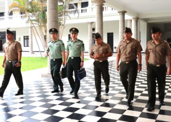 La ESGE-EPG recibe a los señores oficiales del del Ejército de la República Popular China para integrarse al programa de Alto Mando del Ejército del Perú