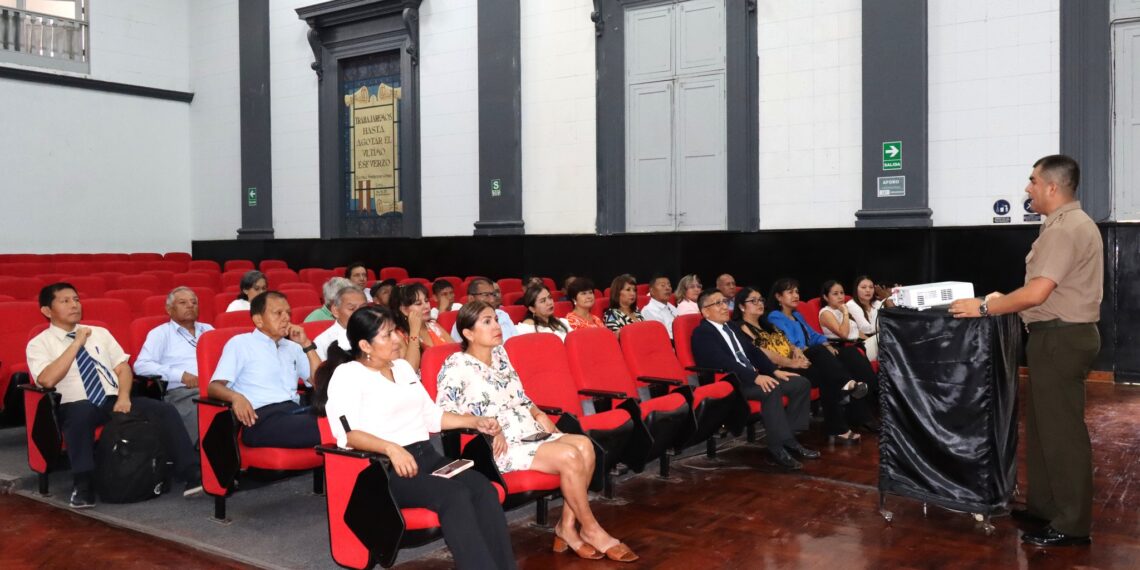 Solidaridad en acción: El Ejército del Perú refuerza la lucha contra el incendio en el centro de Lima