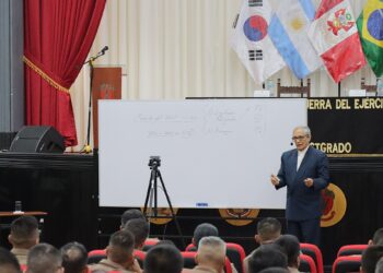 Conferenciaa “La economía peruana en el 2025 y efectos de la política del Presidente de los Estados Unidos”