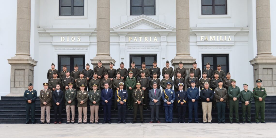 Destacada conferencia por el día de la República Argentina