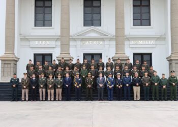 Destacada conferencia por el día de la República Argentina